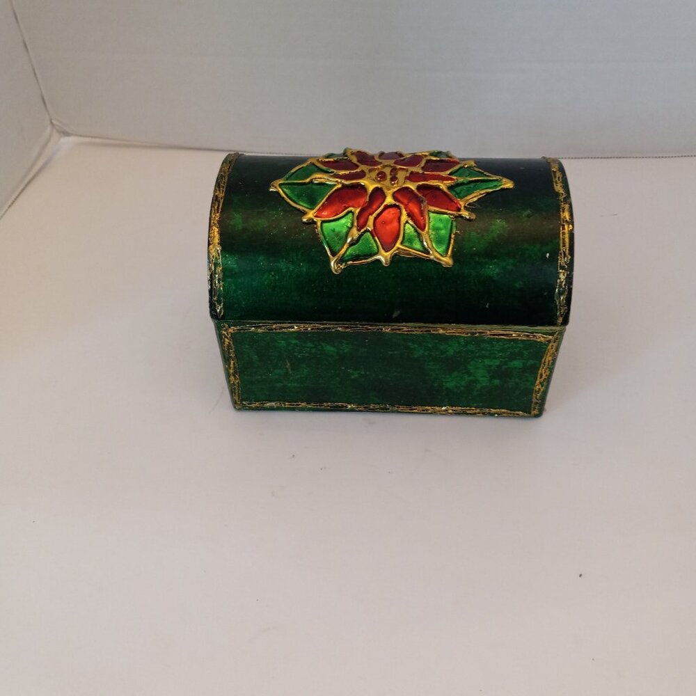 Christmas Treasure Chest Green with Christmas Star